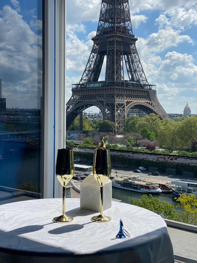 Eiffel Tower Romantic View Lägenhet Paris Exteriör bild